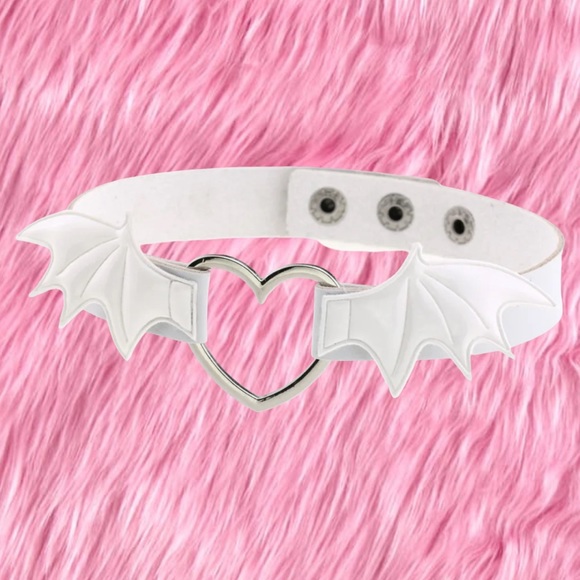Adorable vegan faux leather Bat wing choker adjustable Festival Rave white Wings - Picture 1 of 3